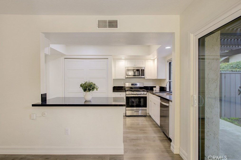 1707 Heritage Cir, Anaheim CA  92804-6553 exterior