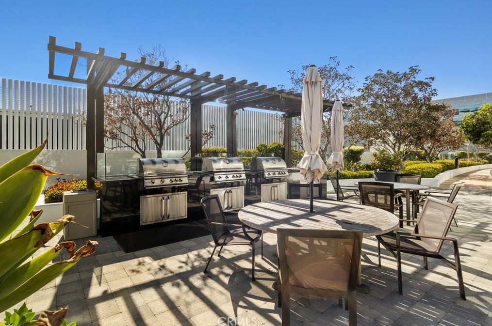3131 Michelson Dr, Irvine CA  92612-5658 exterior