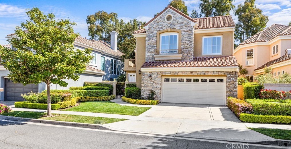 29 Lyon, Newport Beach, CA 92657-1101