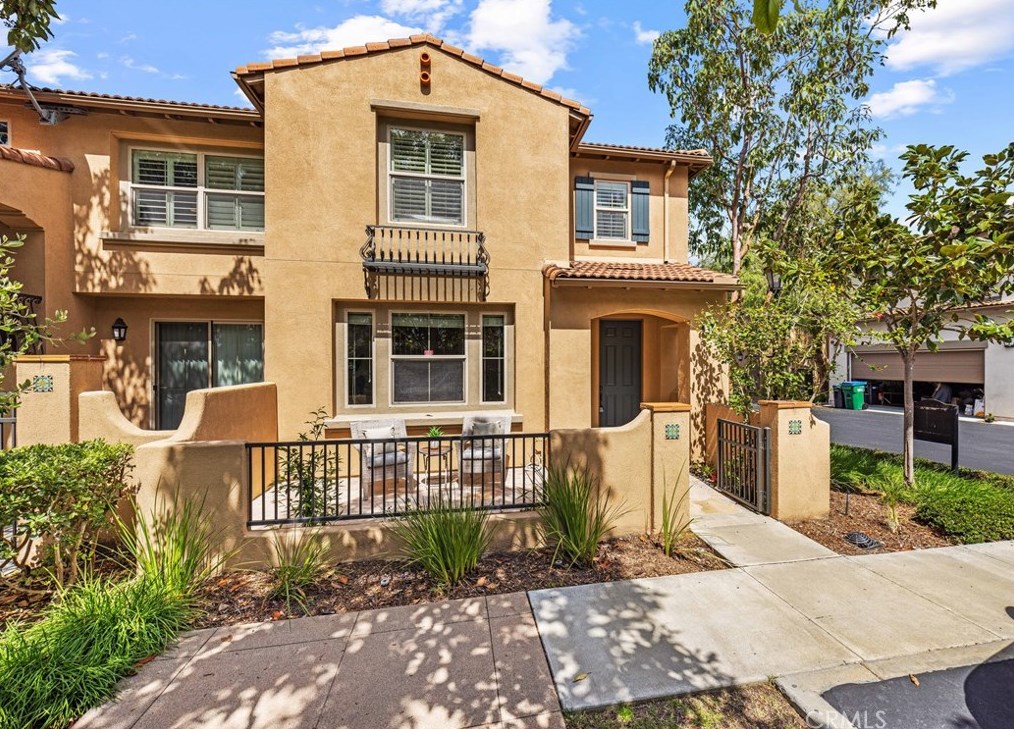66 Hedge Bloom, Irvine CA  92618-1516 exterior