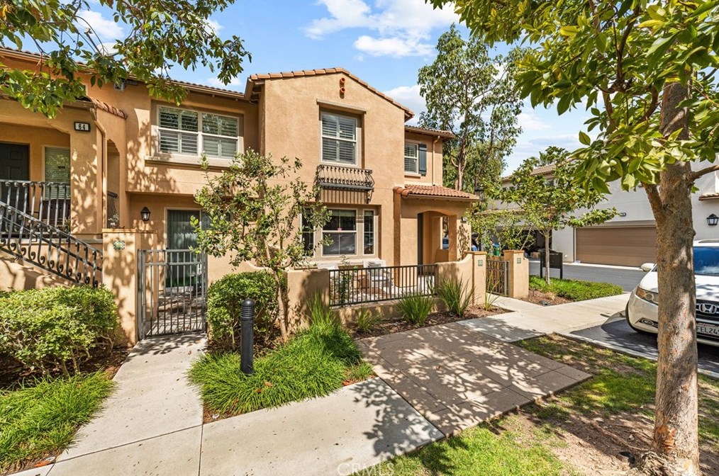66 Hedge Bloom, Irvine CA  92618-1516 exterior