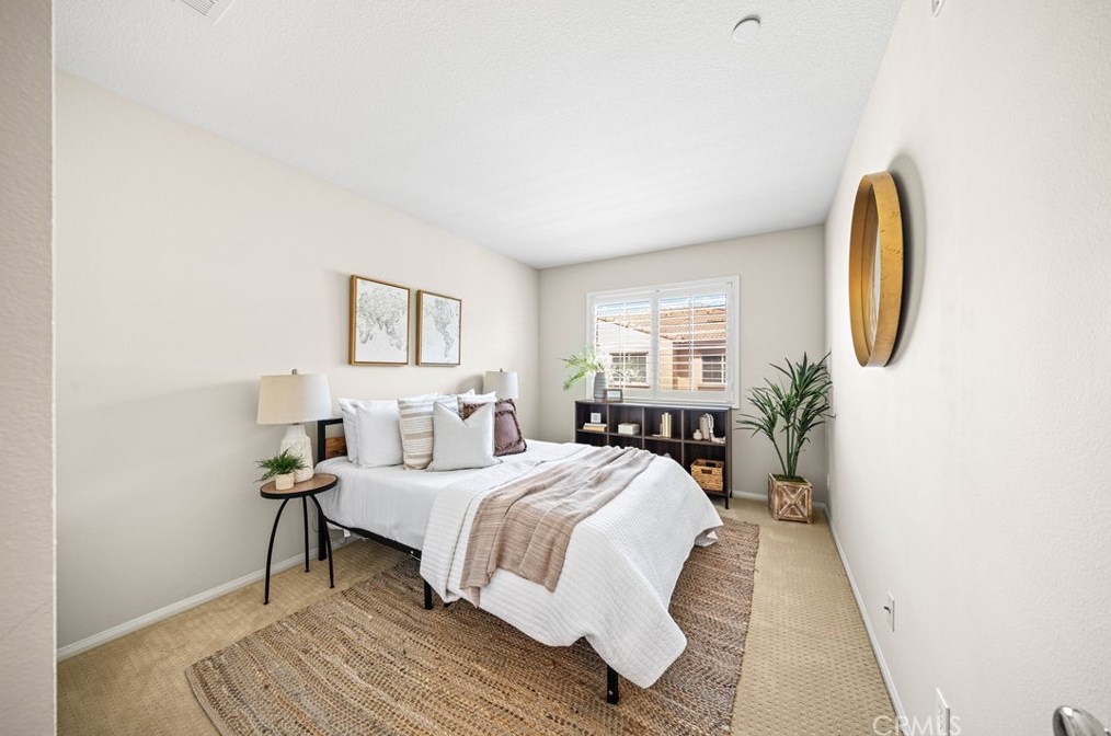 66 Hedge Bloom, Irvine CA  92618-1516 exterior
