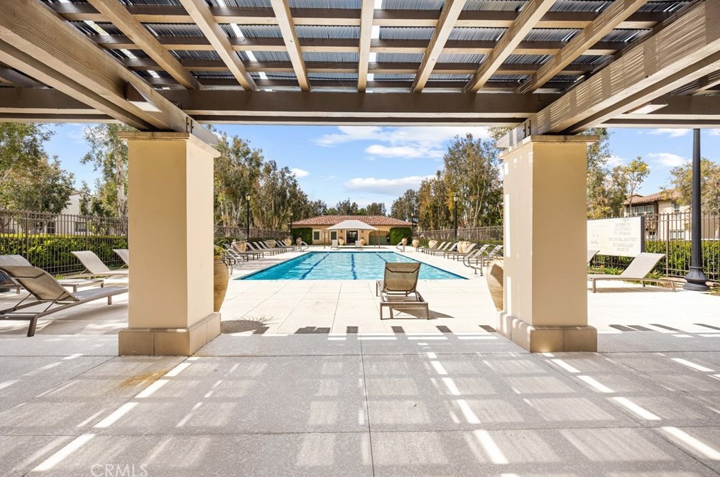 66 Hedge Bloom, Irvine CA  92618-1516 exterior
