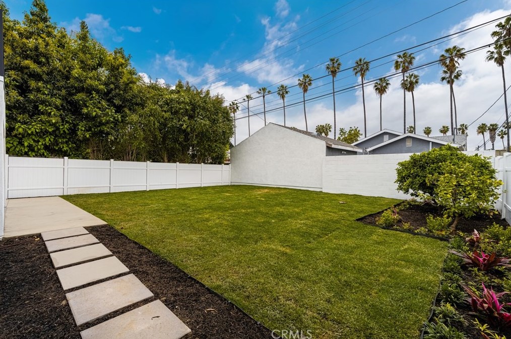 4915 7th Ave, Los Angeles CA  90043-4839 exterior