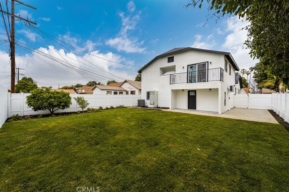 4915 7th Ave, Los Angeles CA  90043-4839 exterior