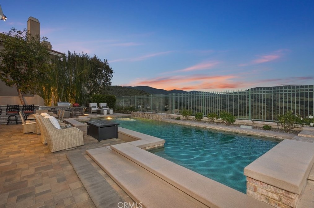 8 Sawmill, Trabuco Canyon CA  92679-4205 exterior