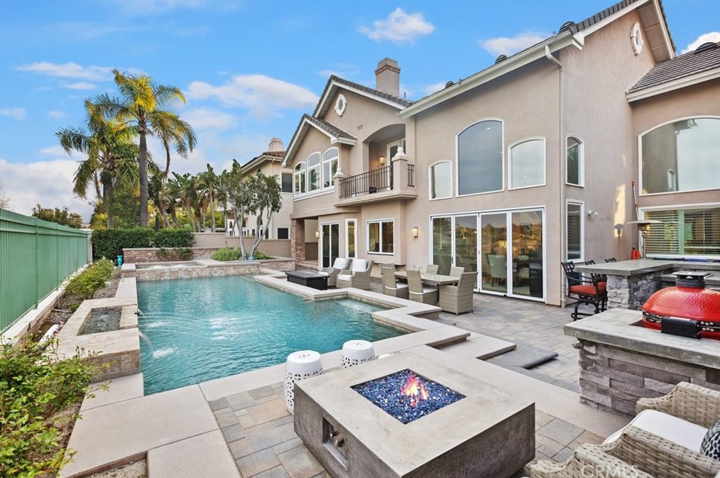 8 Sawmill, Trabuco Canyon CA  92679-4205 exterior