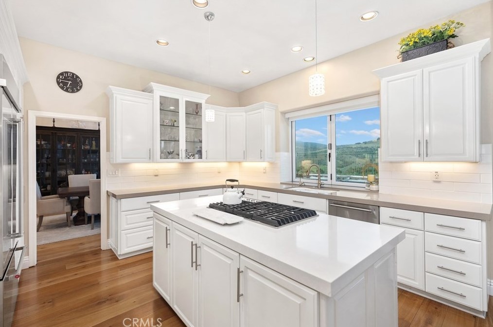 8 Sawmill, Trabuco Canyon CA  92679-4205 exterior