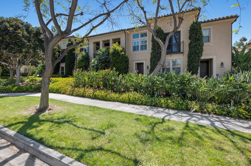 40 City Stroll, Irvine, CA 92620-3883