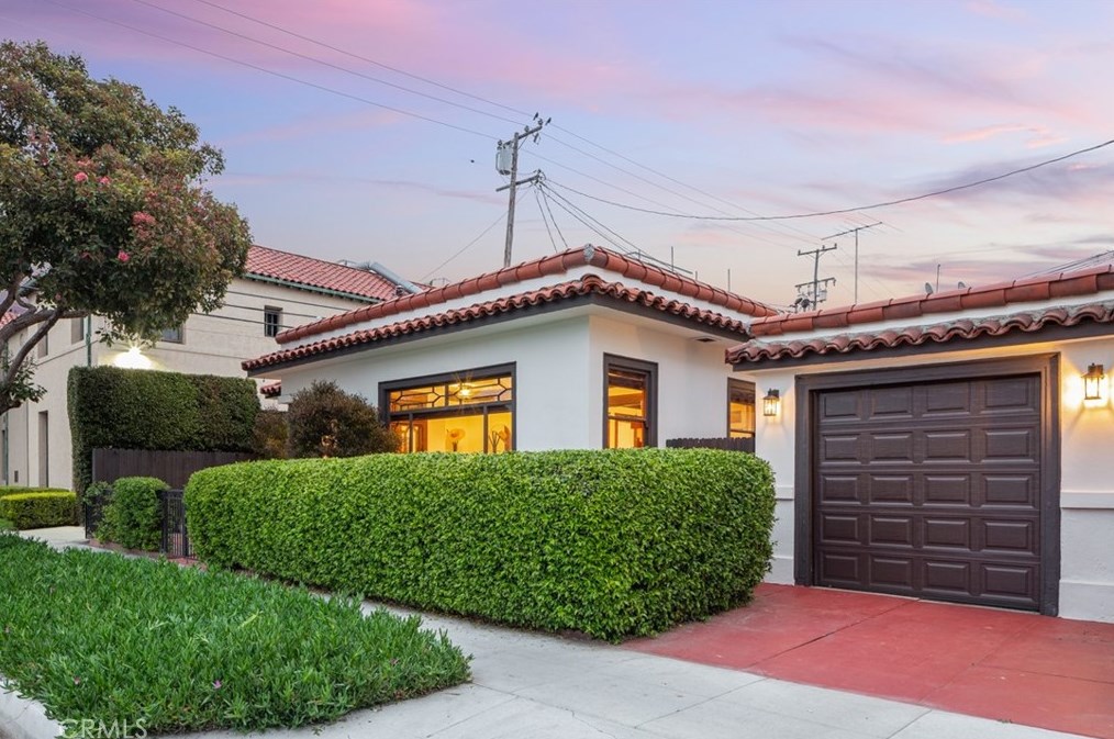 274 Cerritos Ave, Long Beach, CA 90802-3424