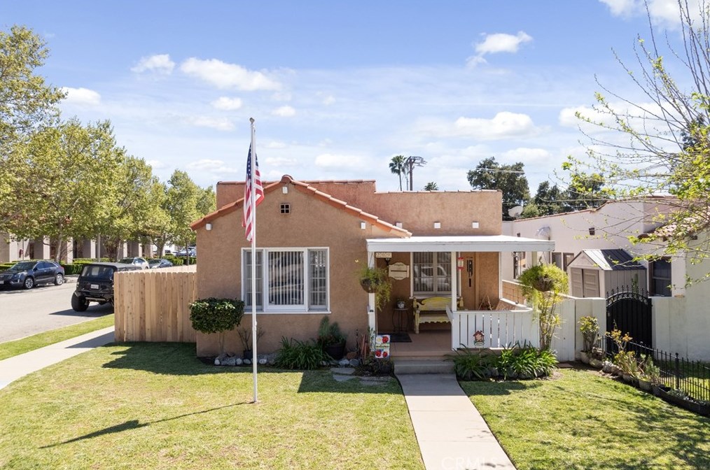 200 Mountain View Ave, Glendora, CA 91741-3301