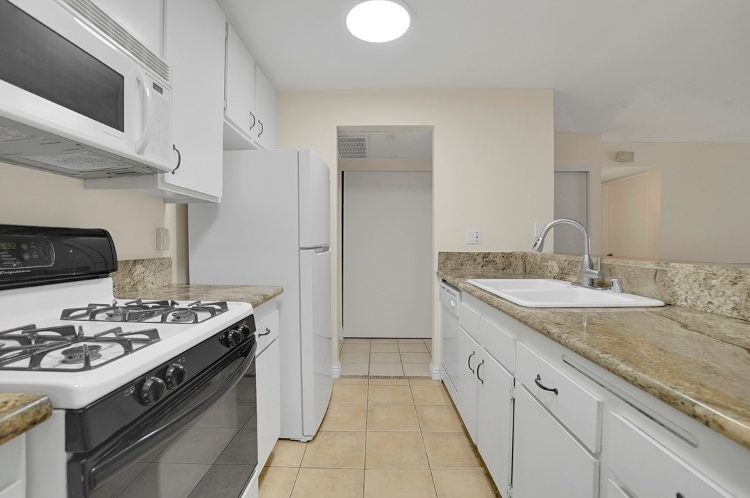 44 Tangelo, Irvine CA  92618-4460 exterior