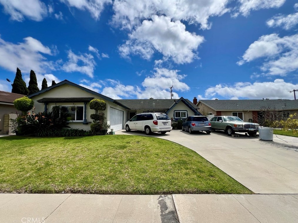 11572 Orchid Ave, Santa Ana, CA 92708