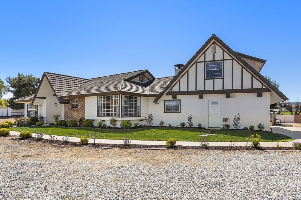 40015 Vista Rd, Hemet, CA 92543