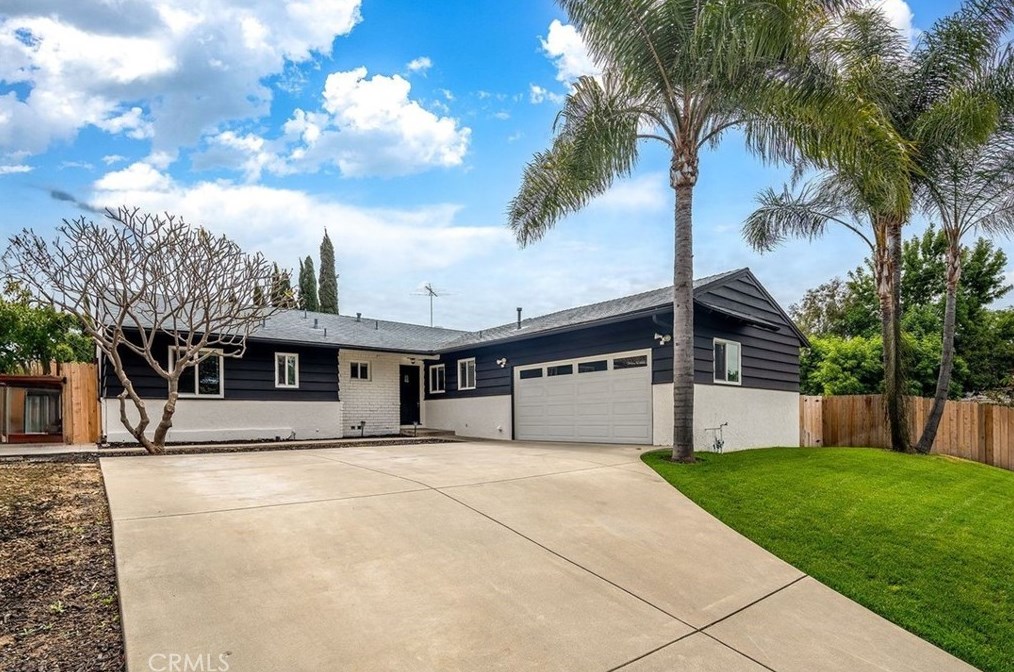 1100 Acacia Ave, Fullerton CA  92831-2930 exterior