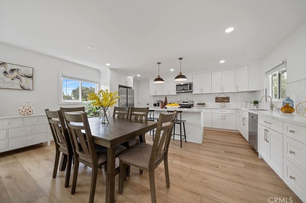 1100 Acacia Ave, Fullerton CA  92831-2930 exterior