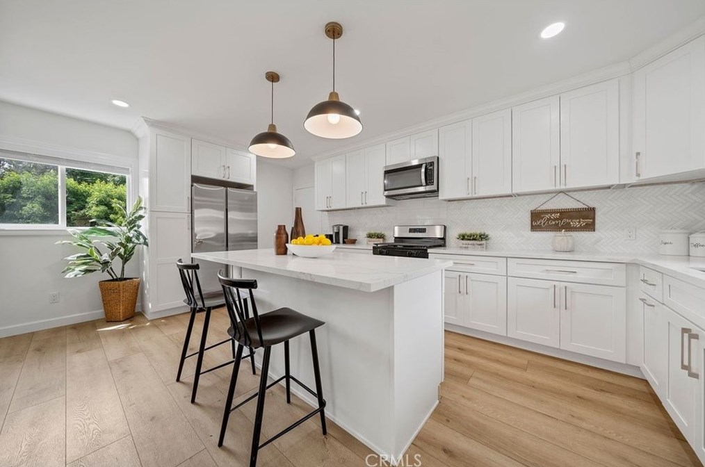 1100 Acacia Ave, Fullerton CA  92831-2930 exterior