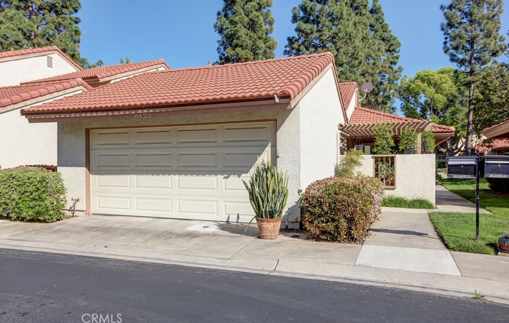 8422 Goldsport Cir, Huntington Beach, CA 92646-1643