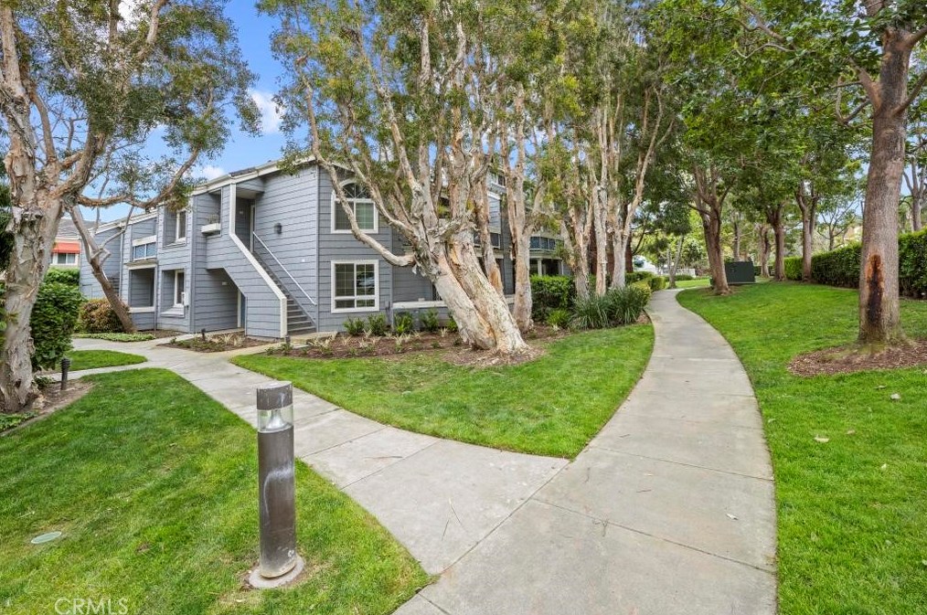 19431 Sunray Ln, Huntington Beach, CA 92648-6401