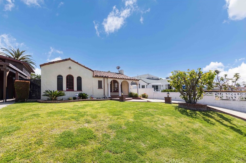 516 Arden Blvd, Los Angeles, CA 90004-1209