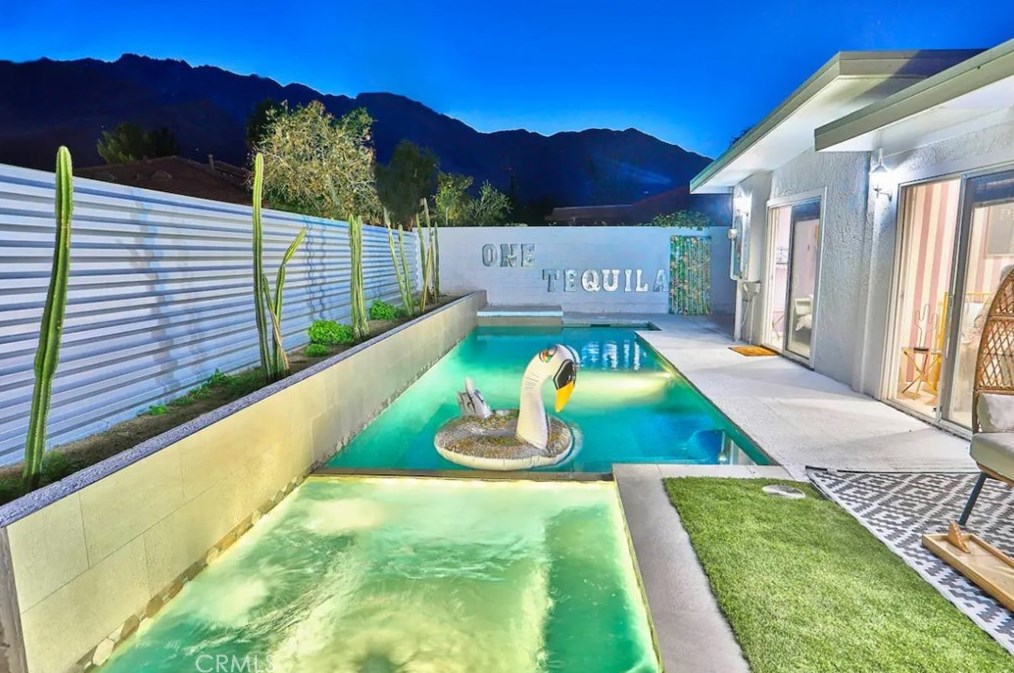 365 Cabrillo Rd, Palm Springs, CA 92262-1903