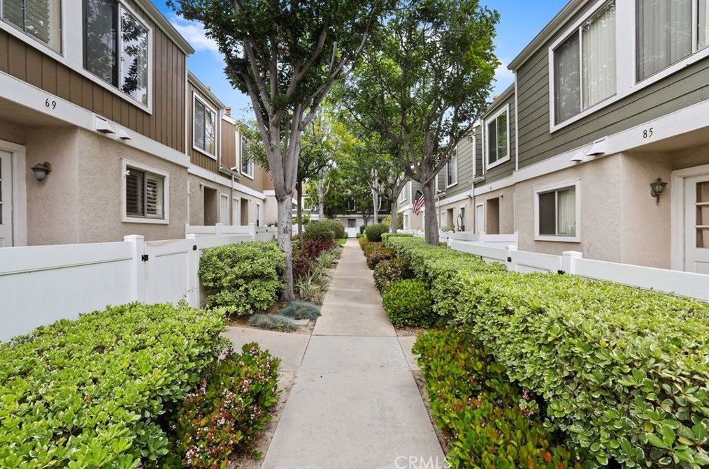 83 Abbeywood Ln, Laguna Beach CA  92656-2907 exterior