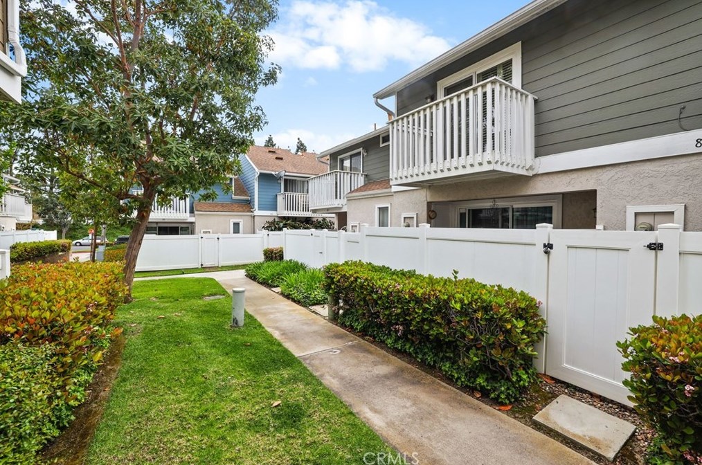 83 Abbeywood Ln, Laguna Beach CA  92656-2907 exterior