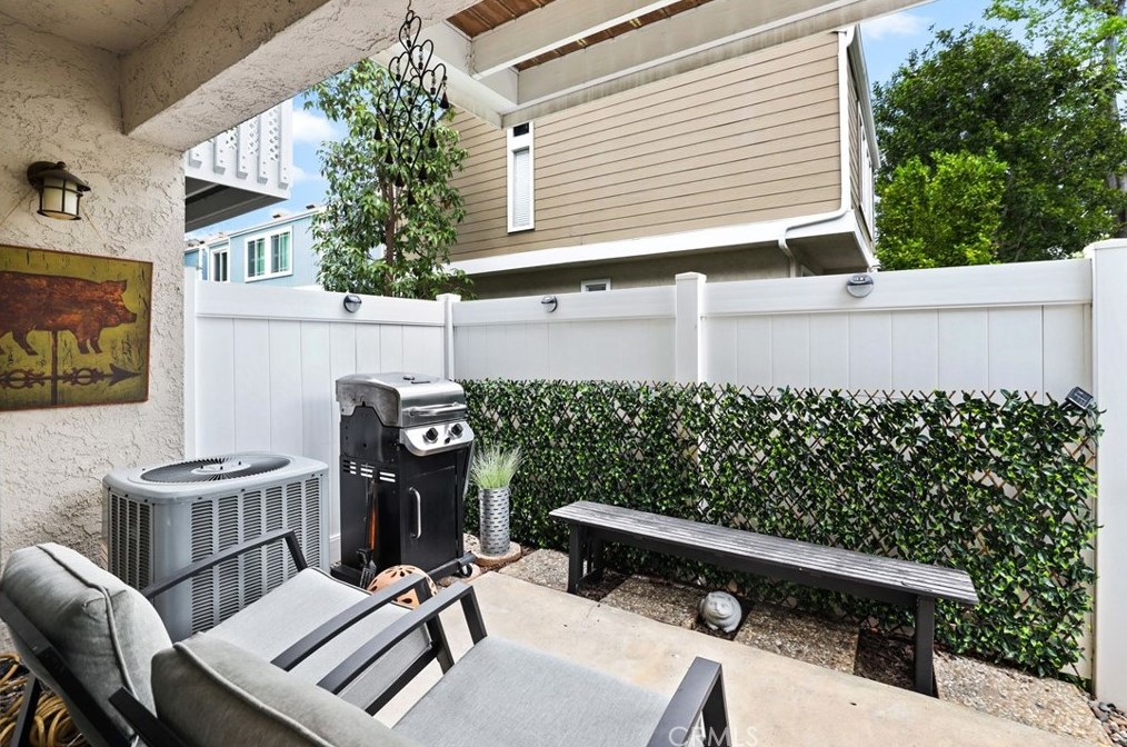 83 Abbeywood Ln, Laguna Beach CA  92656-2907 exterior