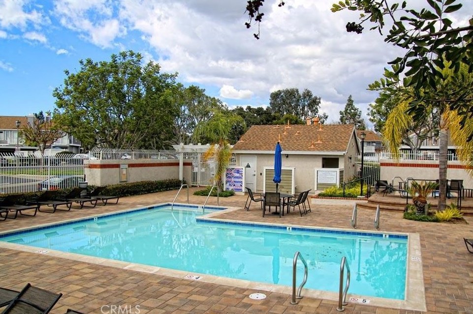 83 Abbeywood Ln, Laguna Beach CA  92656-2907 exterior