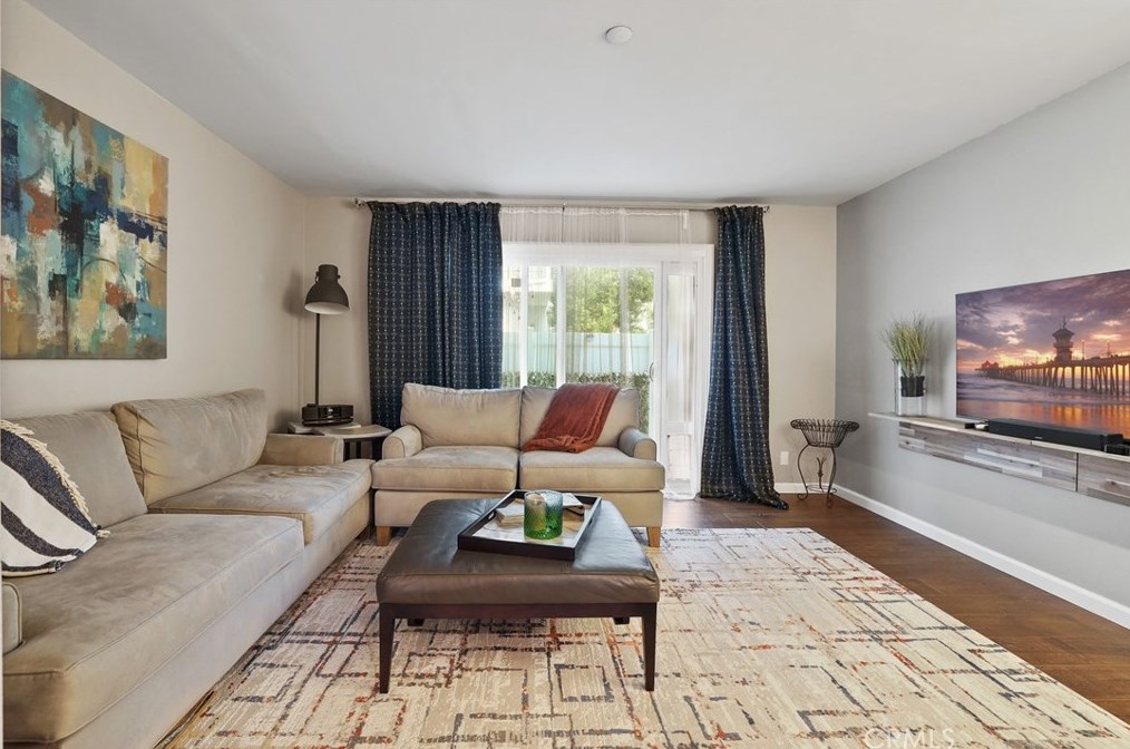 83 Abbeywood Ln, Laguna Beach CA  92656-2907 exterior