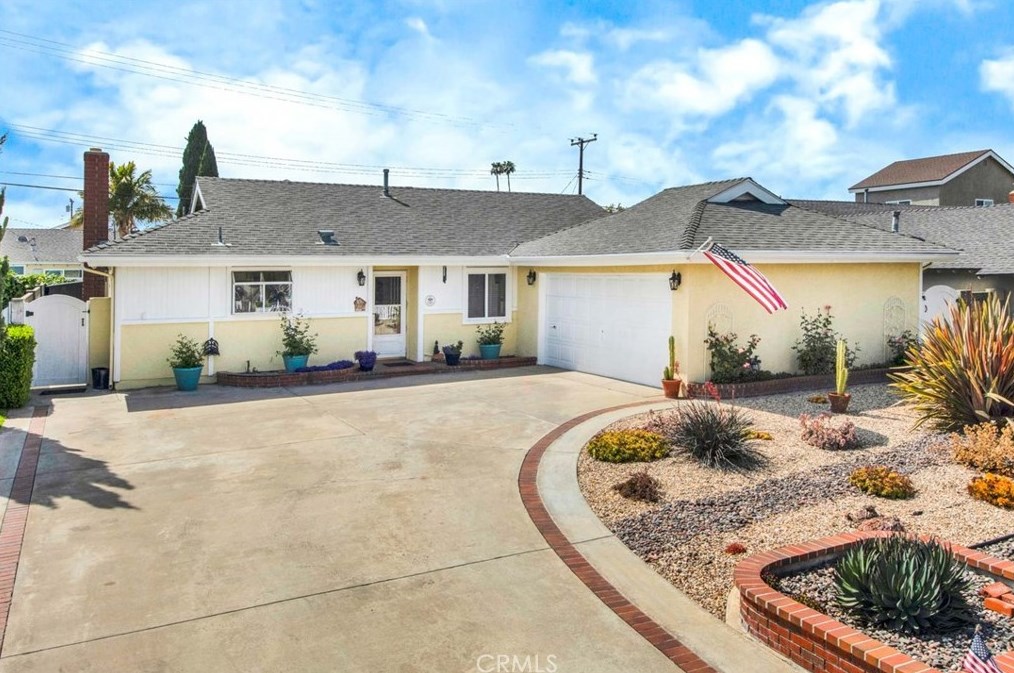 17171 Hague Ln, Huntington Beach, CA 92647