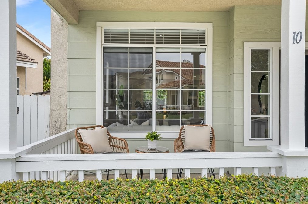 10 Pacific Grove Dr, Laguna Beach CA  92656-4216 exterior