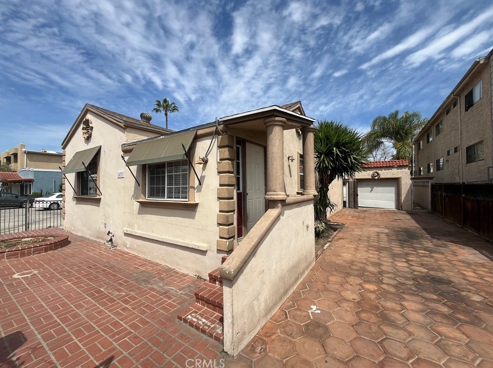 14717 Victory Blvd, Van Nuys, CA 91411