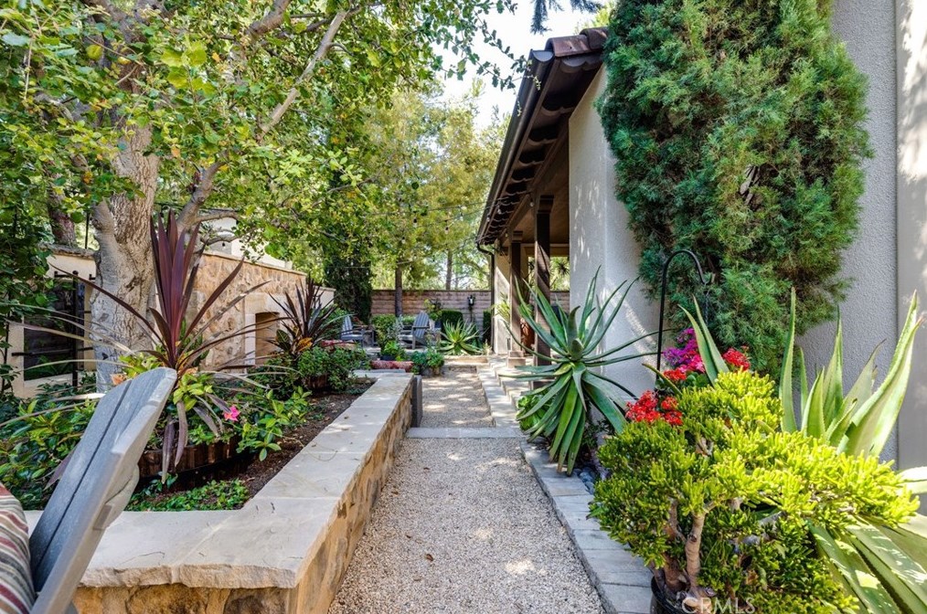 32 Lowland, Irvine CA  92602-0837 exterior