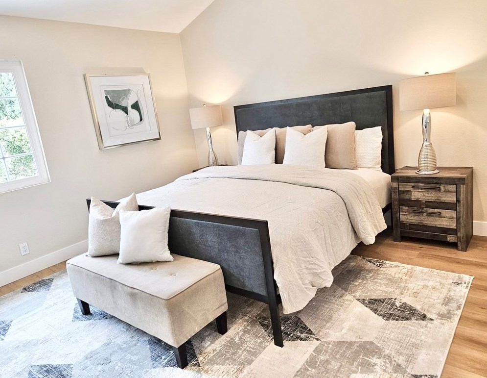 910 Alton Ave, Santa Ana CA  92707-3960 exterior