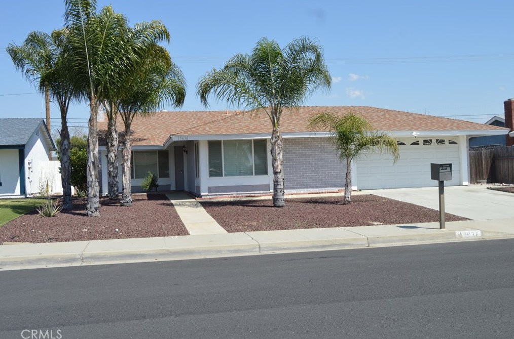 13638 Persimmon Rd, Moreno Valley, CA 92553-3858