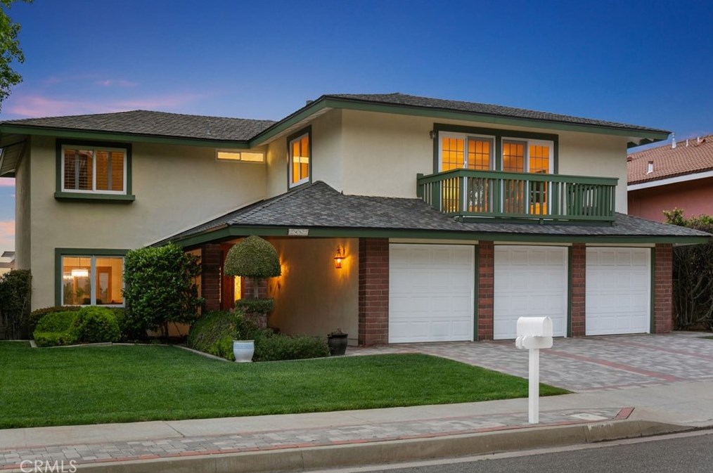 2462 N Shadow Ridge Ln, Orange, CA 92867