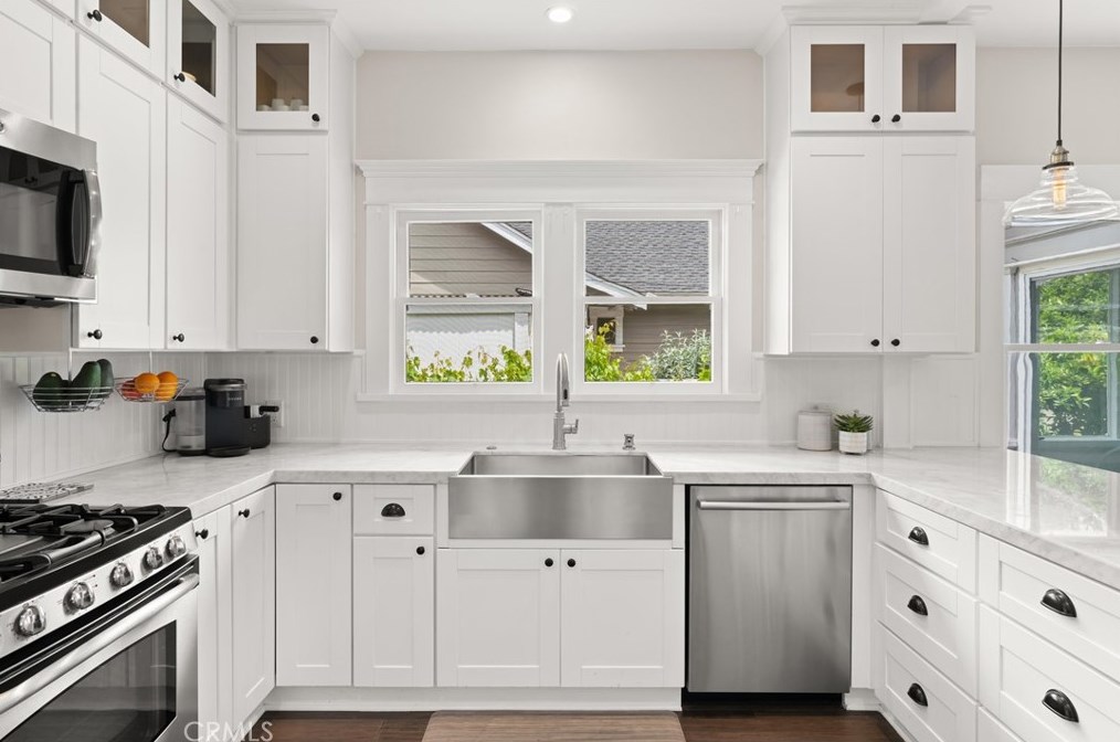 374 Shaffer St, Orange CA 92866-1116 exterior