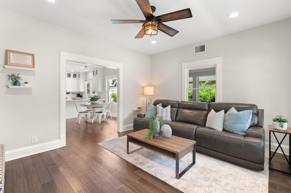 374 Shaffer St, Orange CA 92866-1116 exterior