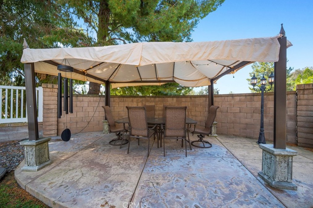 32535 Favara Dr, Temecula CA  92592-9495 exterior