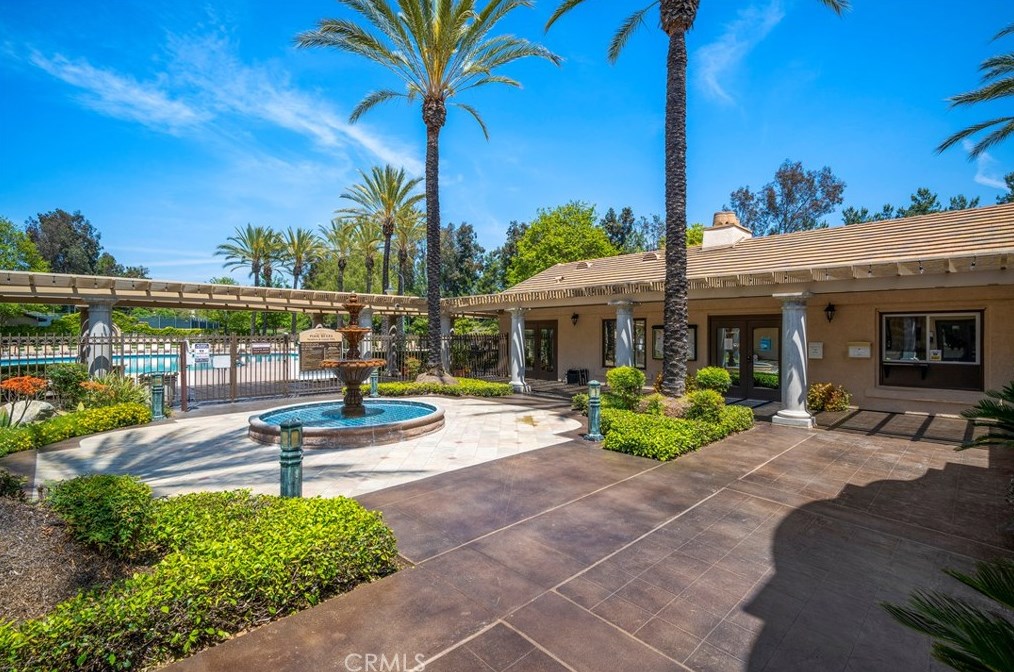 32535 Favara Dr, Temecula CA  92592-9495 exterior