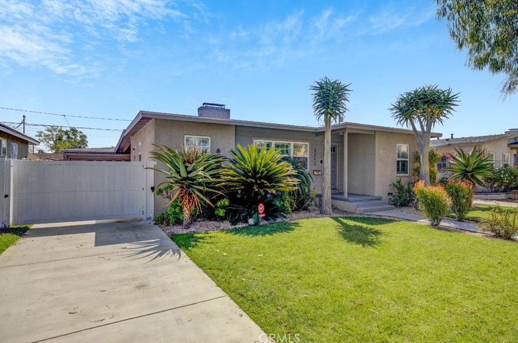 3240 Marwick Ave, Long Beach, CA 90808-3640