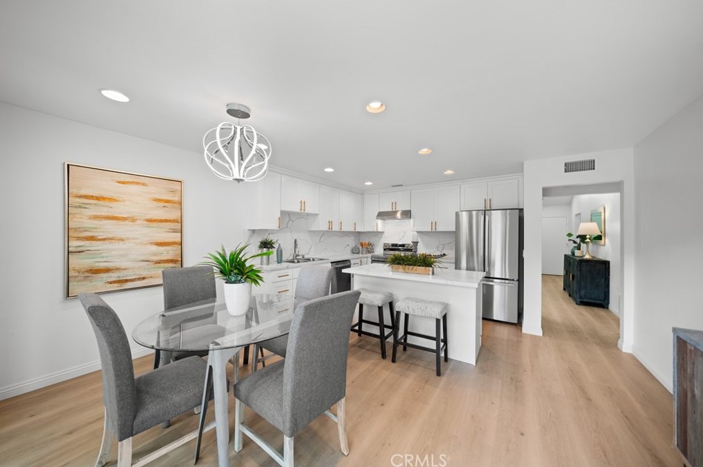 6 Hawthorn, Irvine CA  92612-2331 exterior