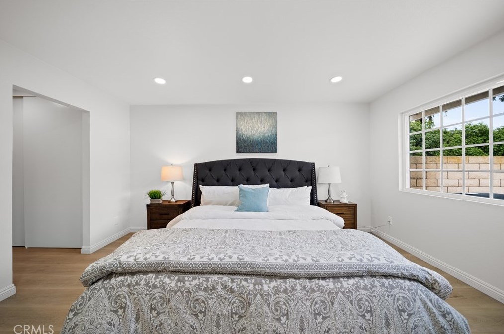 6 Hawthorn, Irvine CA  92612-2331 exterior
