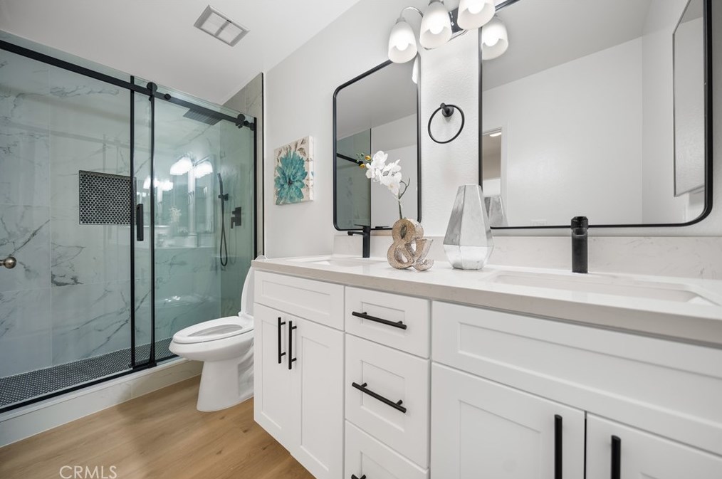 6 Hawthorn, Irvine CA  92612-2331 exterior