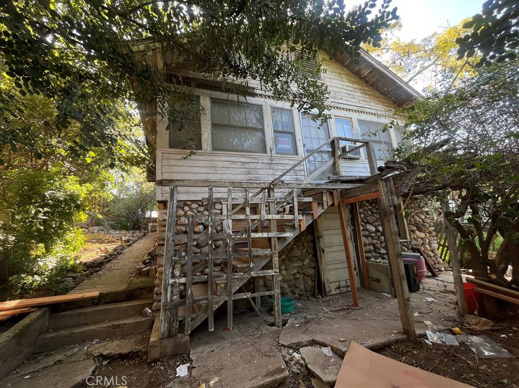 536 Oakdale Dr, Sierra Madre, CA 91024-1429