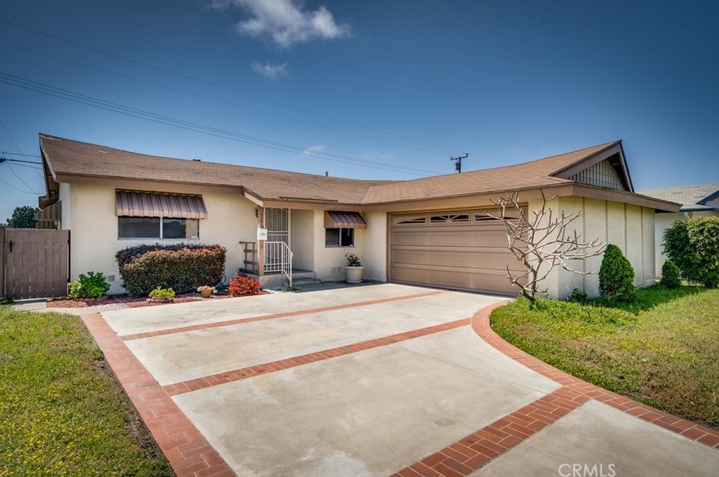 5392 Hendricksen Dr, Huntington Beach, CA 92649
