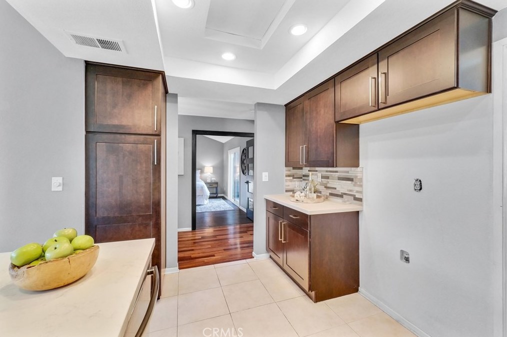 5 Williams, Irvine CA  92620-3381 exterior