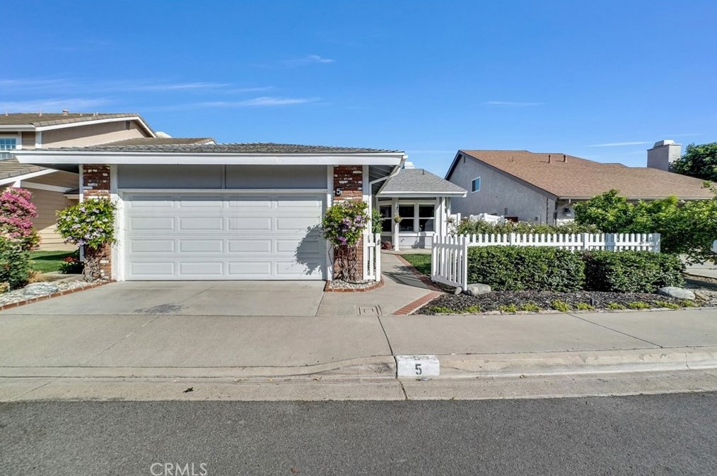 5 Williams, Irvine CA  92620-3381 exterior