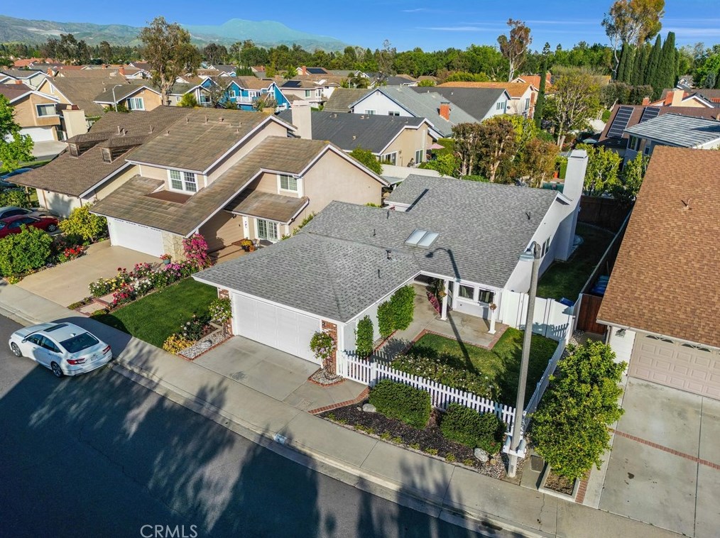 5 Williams, Irvine CA  92620-3381 exterior